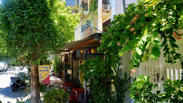 멜리아 빈펄 다낭 리버프런트 호텔 근처 로컬 식당, Meliá Vinpearl Danang Riverfront, local restaurent