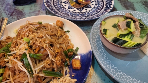 캘거리 맛집, calgary restaurant Auttarote Thai Cuisine